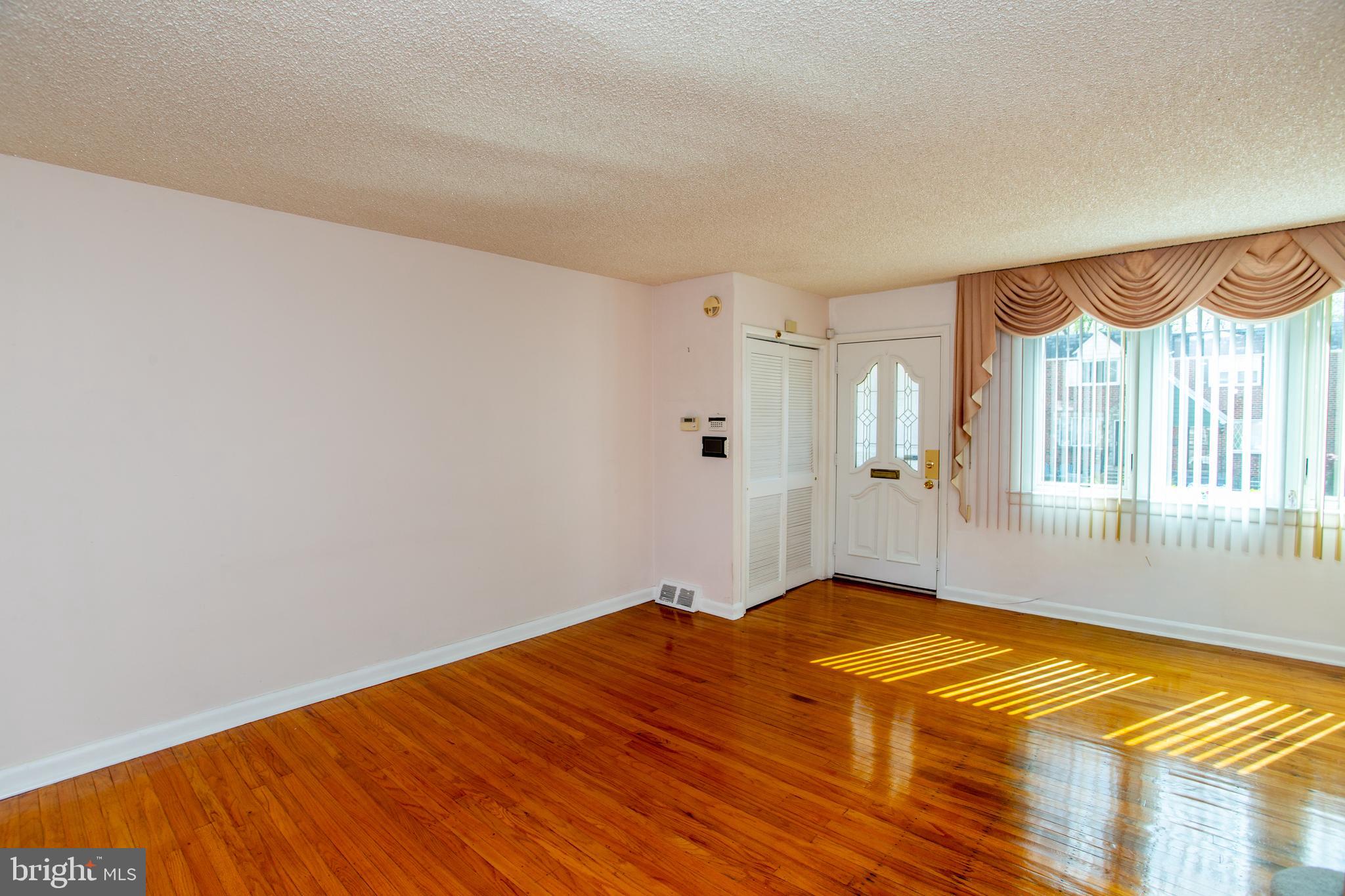 8617 Rugby Street Philadelphia, PA 19150 - Photo 5 of 34 Gallery Image 5
