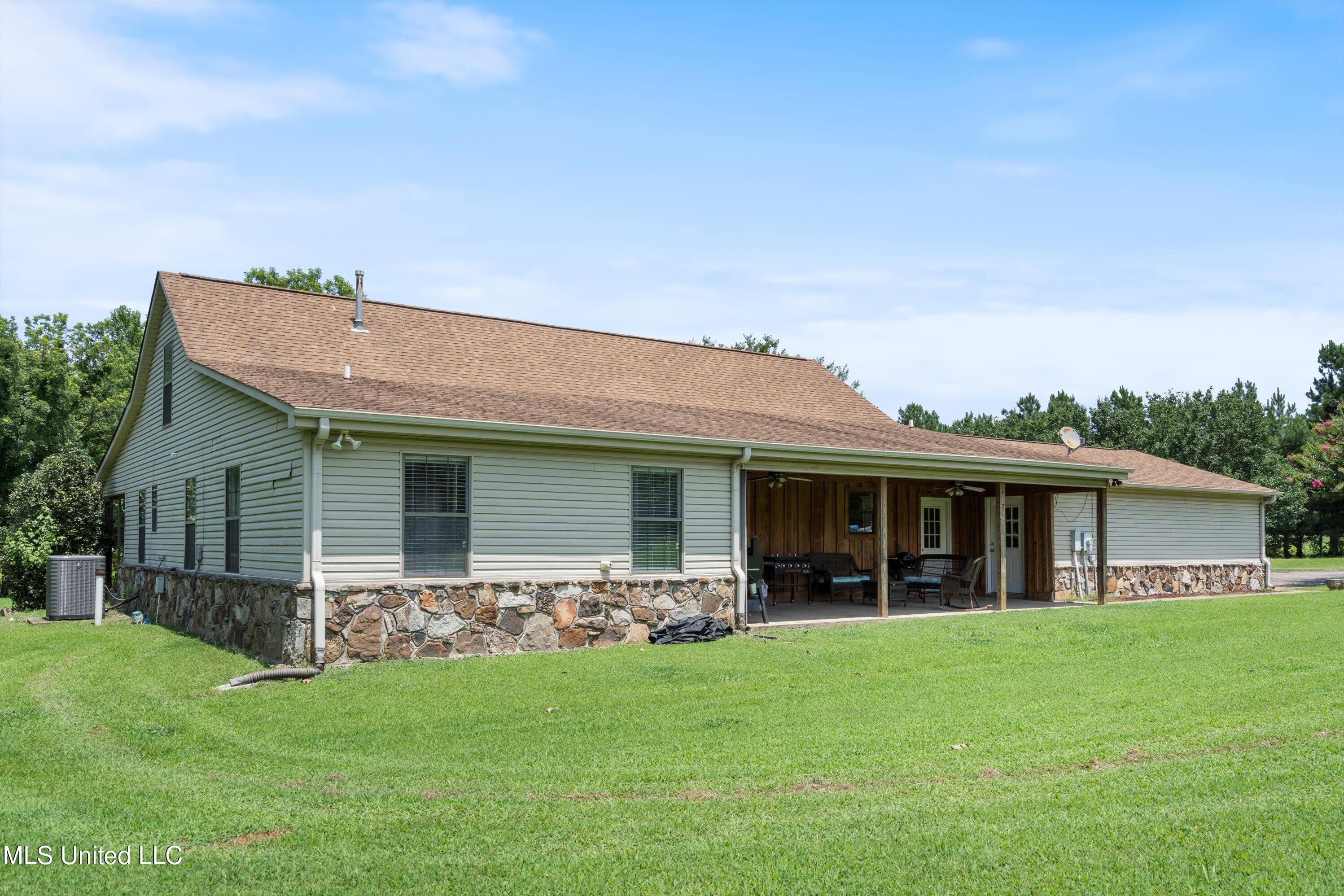 7381 Dean Road Lake Cormorant, MS 38641 - Photo 36 of 46 36-DSC8208