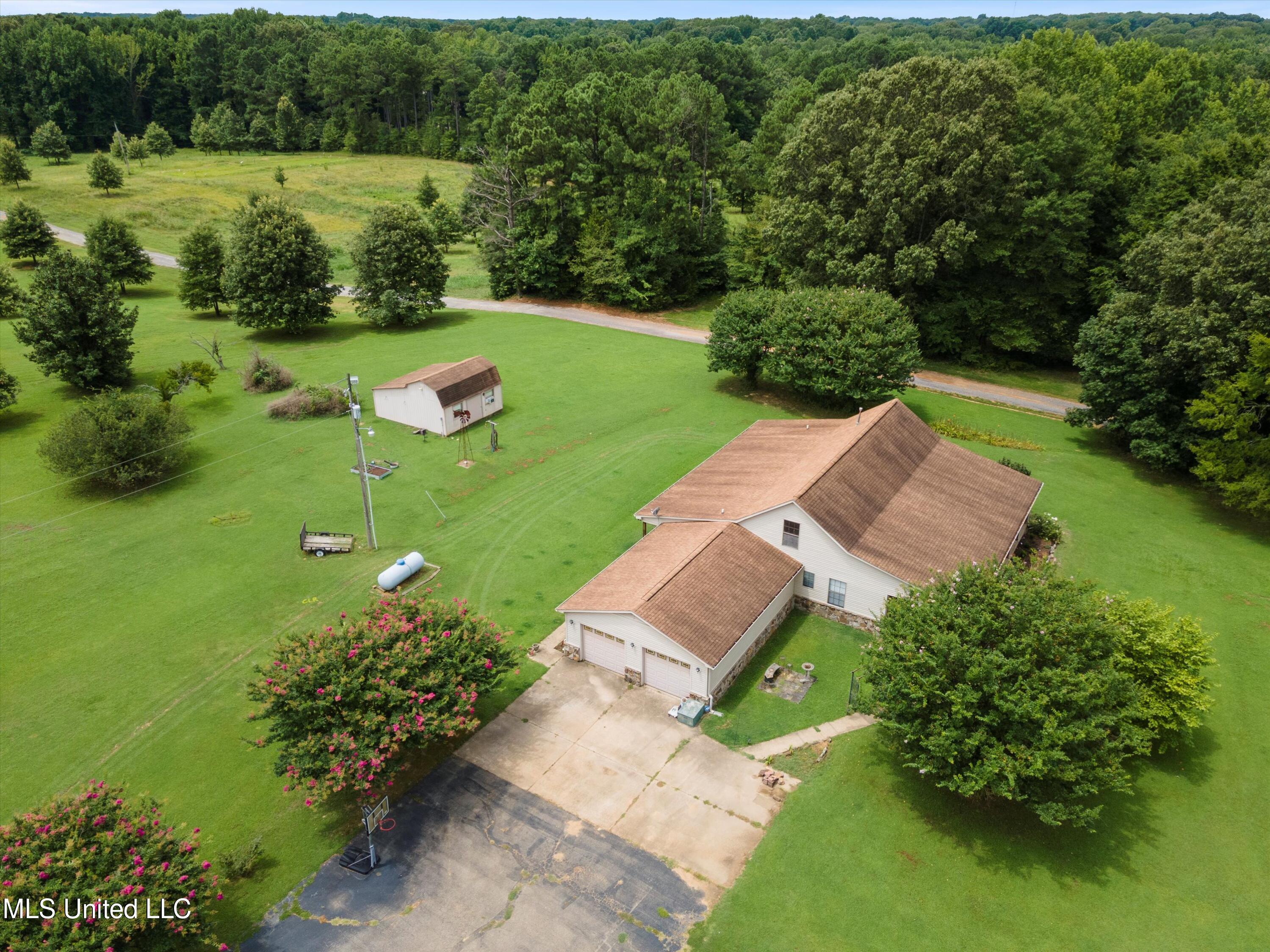 7381 Dean Road Lake Cormorant, MS 38641 - Photo 39 of 46 39-DJI_0007