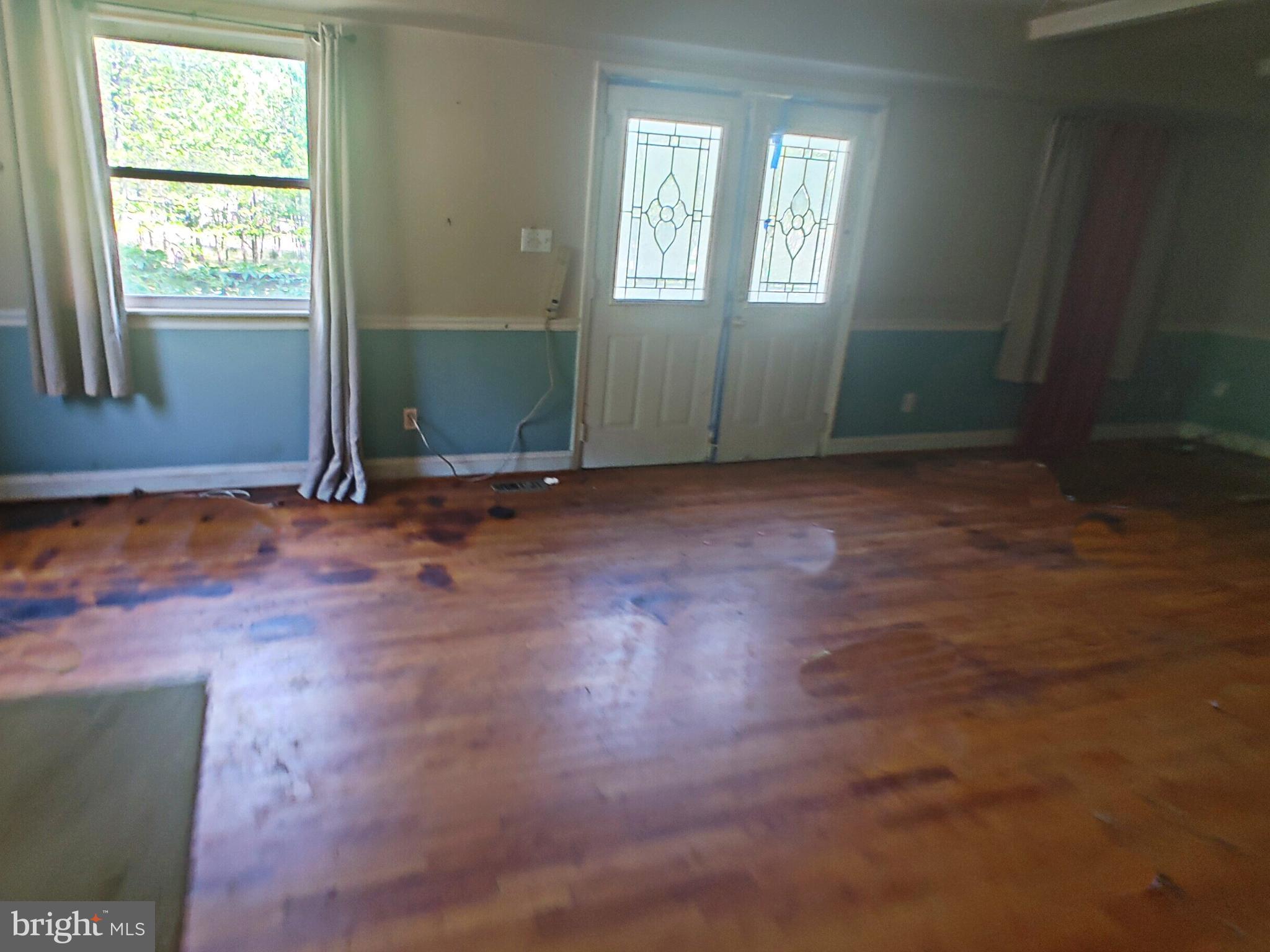 6070 Shady Side Road Shady Side, MD 20764 - Photo 17 of 39 Interior