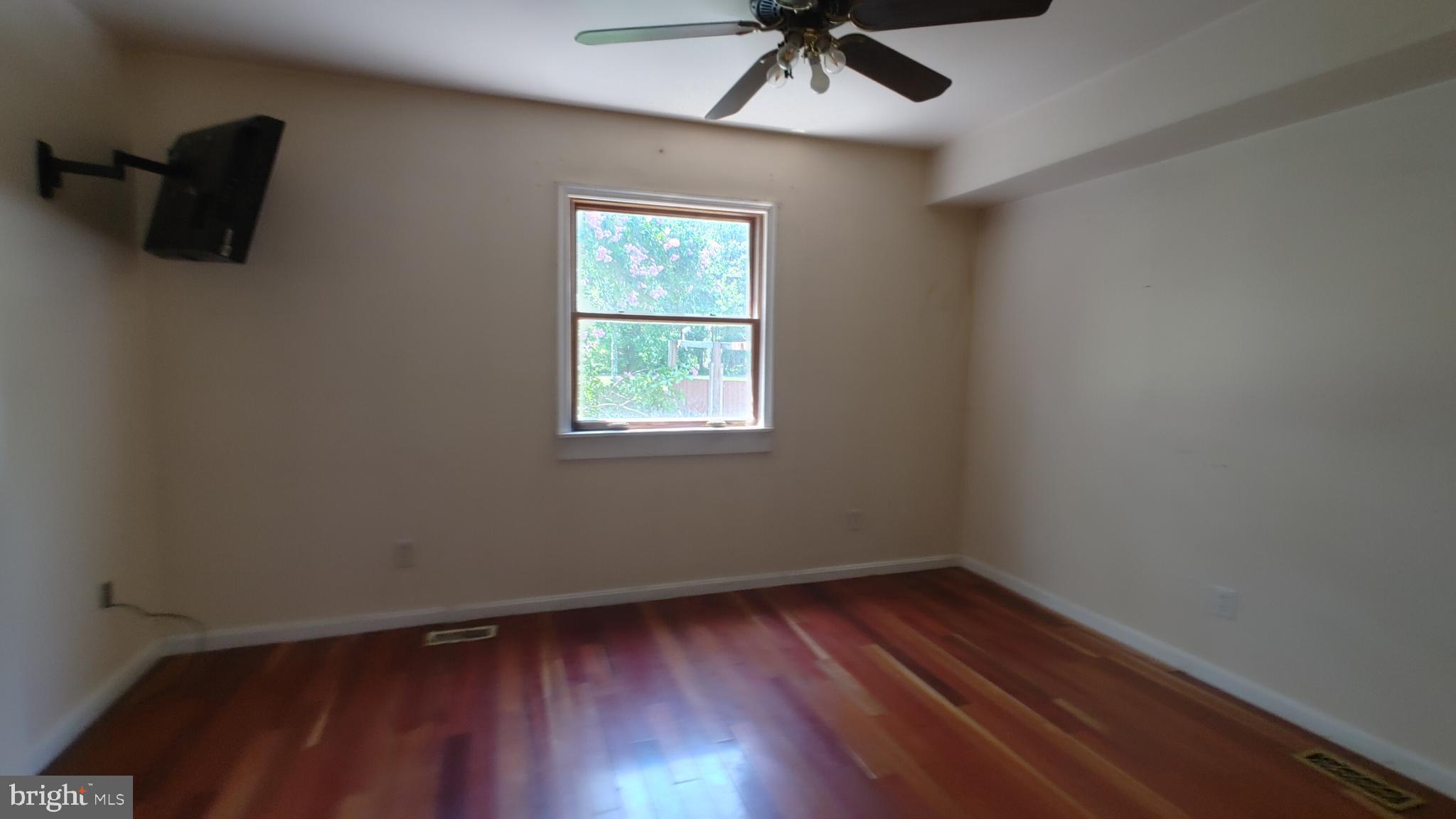 6070 Shady Side Road Shady Side, MD 20764 - Photo 21 of 39