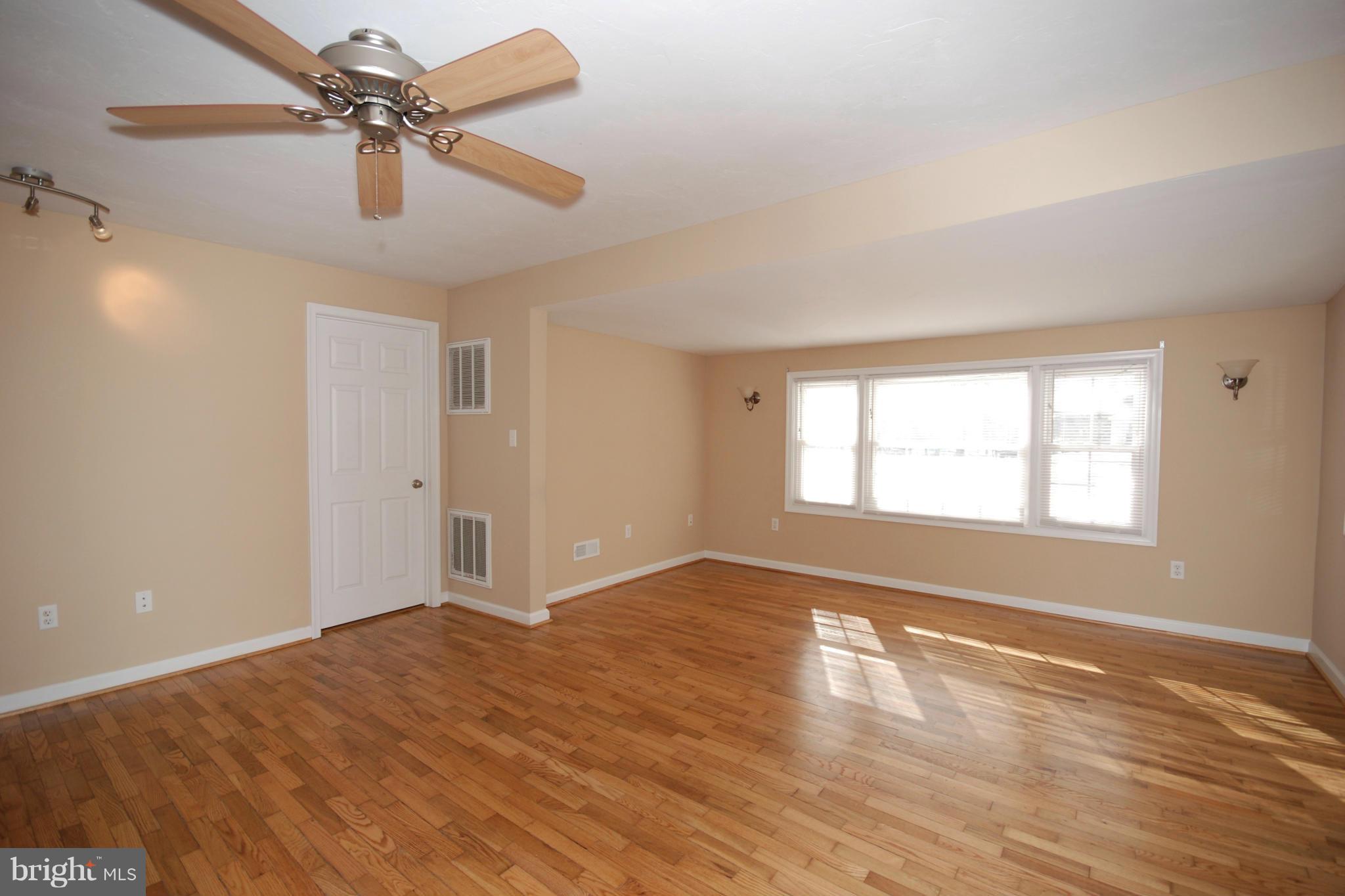 1938 Strasburg Road Front Royal, VA 22630 - Photo 9 of 22 Living Room