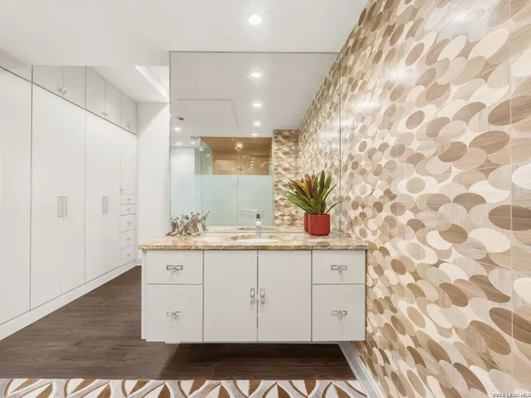 $1,150,000 | 230 Dwyer Avenue, Unit 701, San Antonio, TX 78204