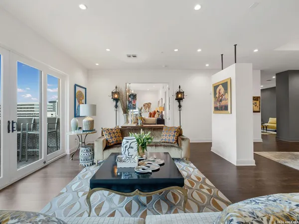 $1,150,000 | 230 Dwyer Avenue, Unit 701, San Antonio, TX 78204