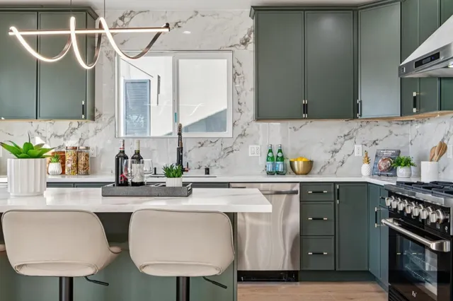 $1,695,000 | 3060 19th Avenue, San Francisco, CA 94132