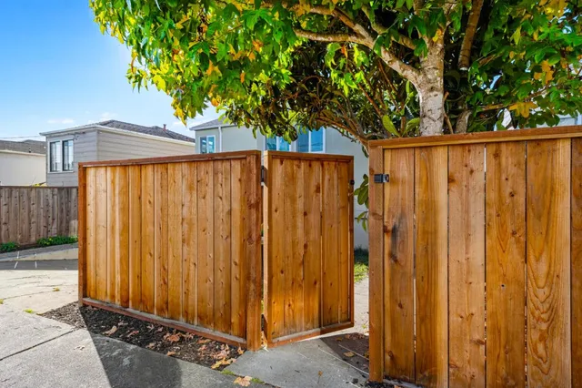 $1,895,000 | 3060 19th Avenue, San Francisco, CA 94132