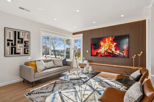 $1,895,000 | 3060 19th Avenue, San Francisco, CA 94132