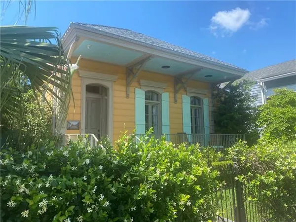 $1,800 | 3439 Constance Street, New Orleans, LA 70115