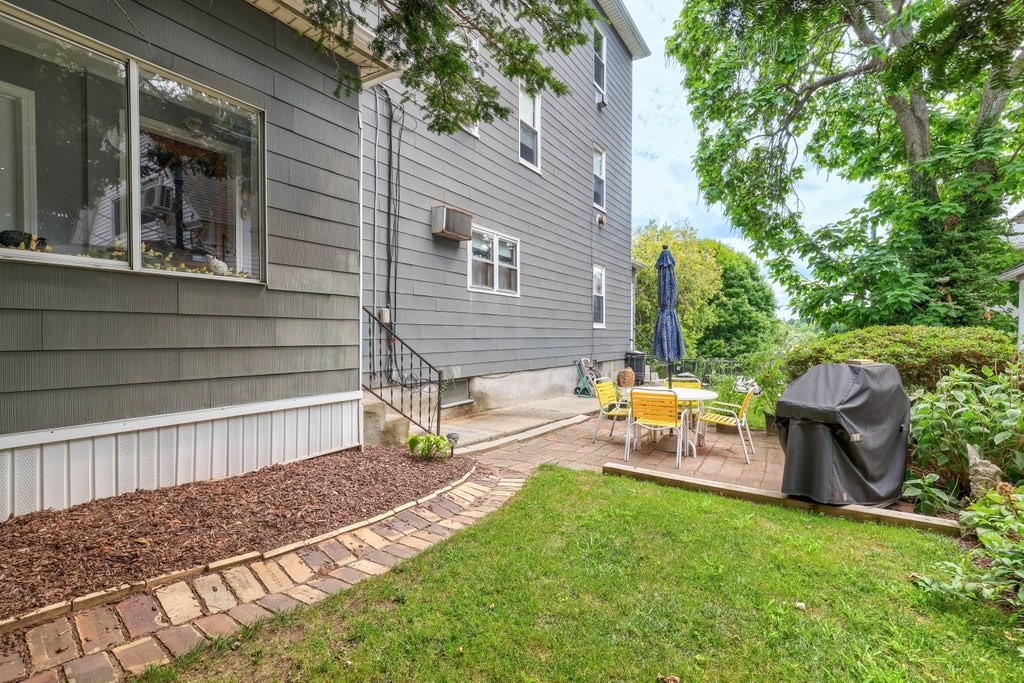 18 Burton Street Worcester, MA 01607 - Photo 3 of 42 Gallery Image 3
