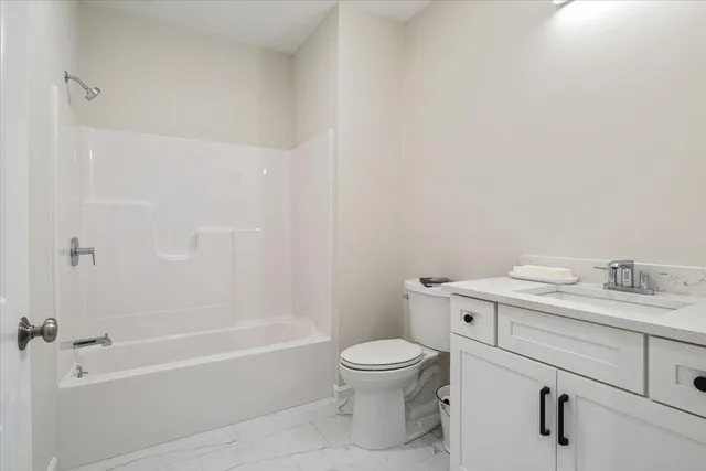 $629,900 | 24 Regency Circle, Unit 3, Kittery, ME 03904