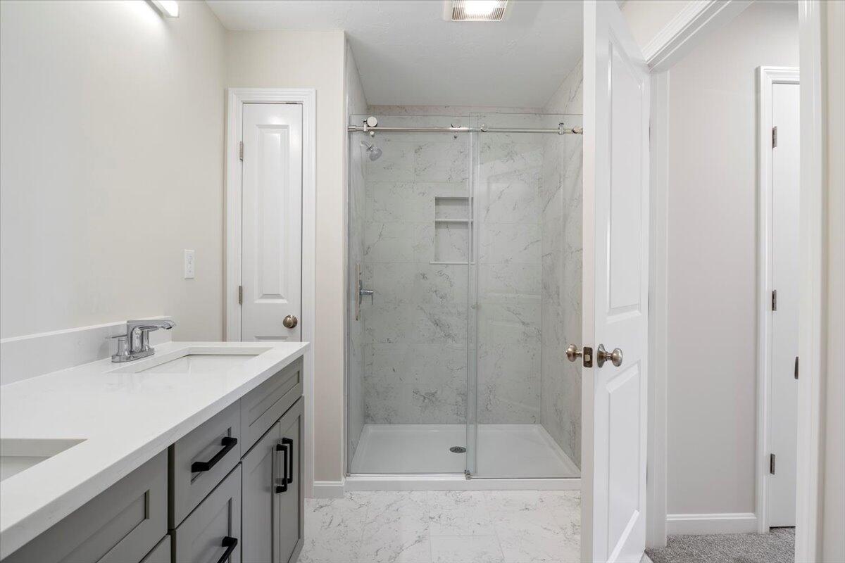 24 Regency Circle, Unit 3 Kittery, ME 03904 - Photo 22 of 32 24-34_Regency_Circle_22