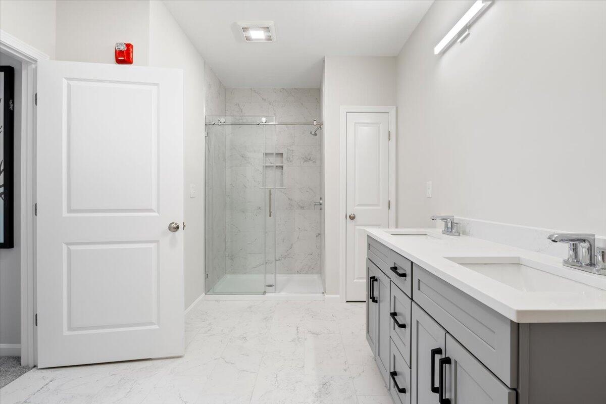 24 Regency Circle, Unit 3 Kittery, ME 03904 - Photo 23 of 32 28-459_US_1_28