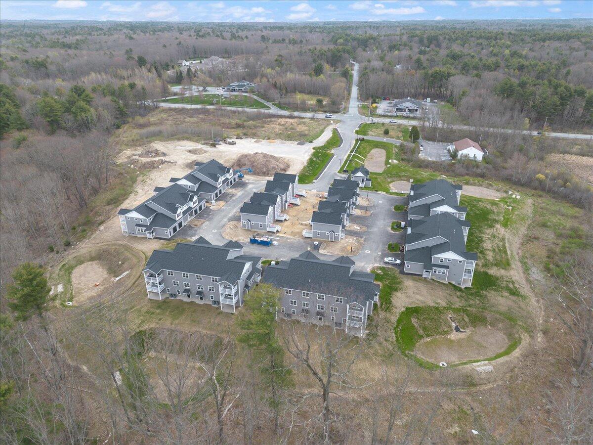 24 Regency Circle, Unit 3 Kittery, ME 03904 - Photo 3 of 32 35-459_US_1_35