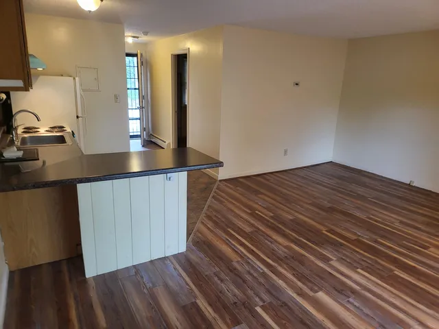 $1,200 | 18-5 Main Street, Ashland, NH 03217