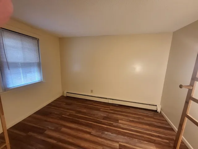 $1,200 | 18-5 Main Street, Ashland, NH 03217