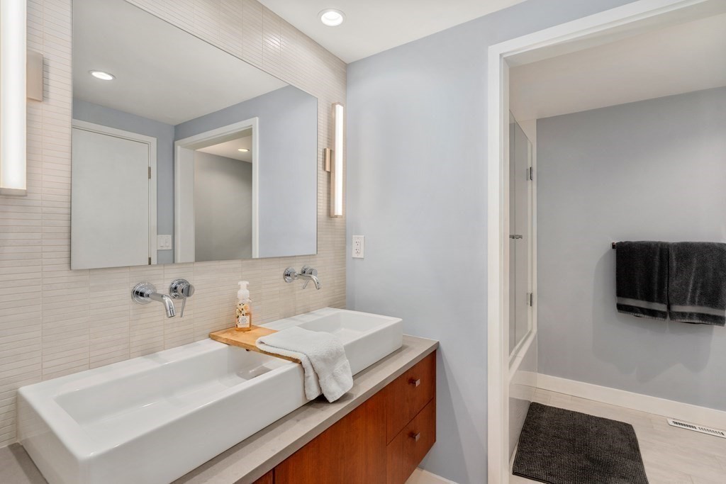 11 Oak Street, Unit 36 Wellesley, MA 02482 - Photo 19 of 36