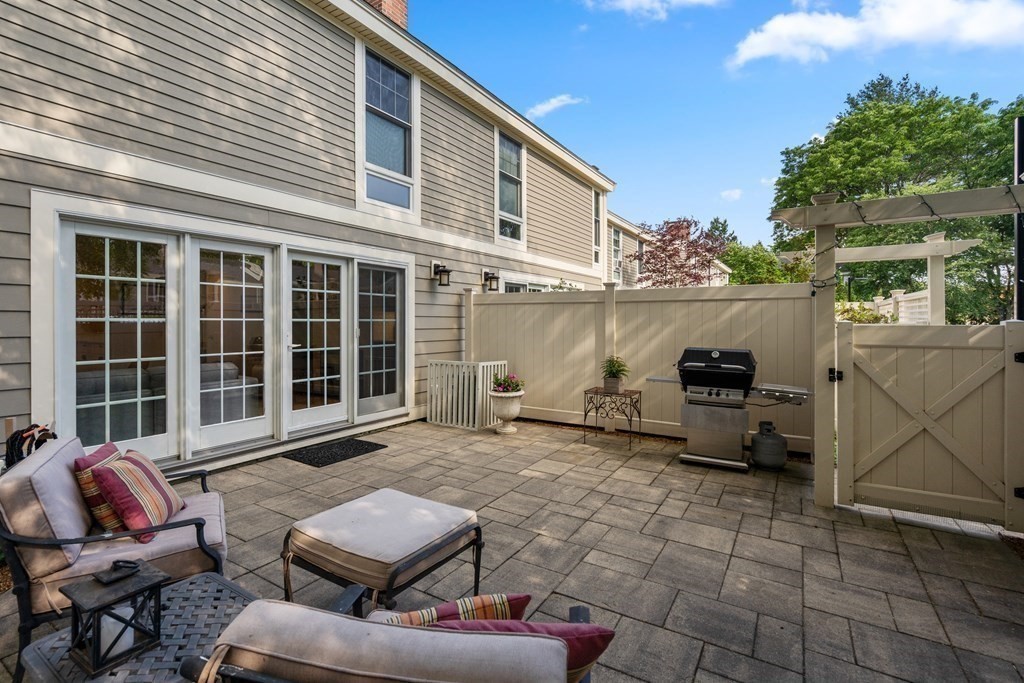 11 Oak Street, Unit 36 Wellesley, MA 02482 - Photo 3 of 36