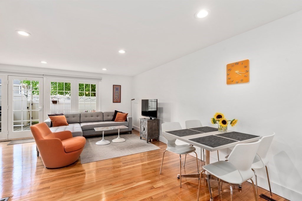 11 Oak Street, Unit 36 Wellesley, MA 02482 - Photo 5 of 36