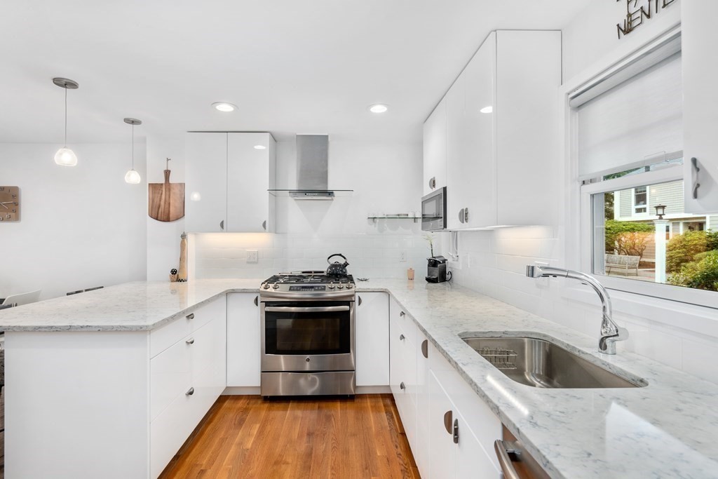 11 Oak Street, Unit 36 Wellesley, MA 02482 - Photo 7 of 36