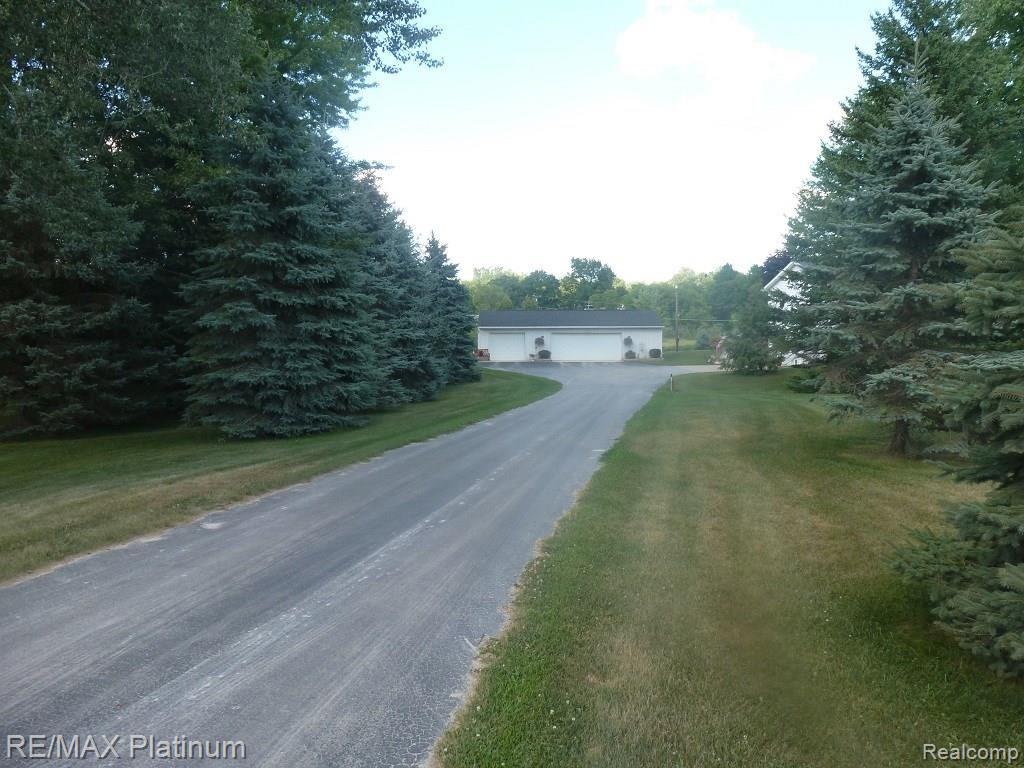 1511 Swarthout Road Pinckney, MI 48169 - Photo 15 of 24 paved drive
