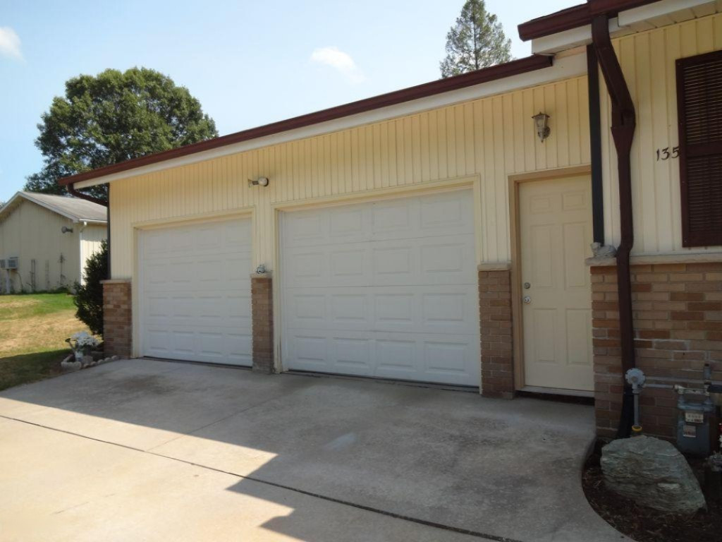135 Highfield Road Battle Creek, MI 49017 - Photo 4 of 39 10218586-FE01-44C5-BD4A-D49A3ECB881F