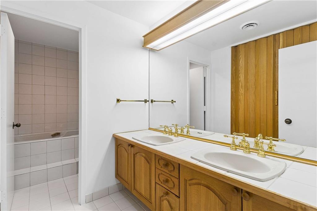 2660 Peachtree Road Northwest, Unit 11E Atlanta, GA 30305 - Photo 9 of 45