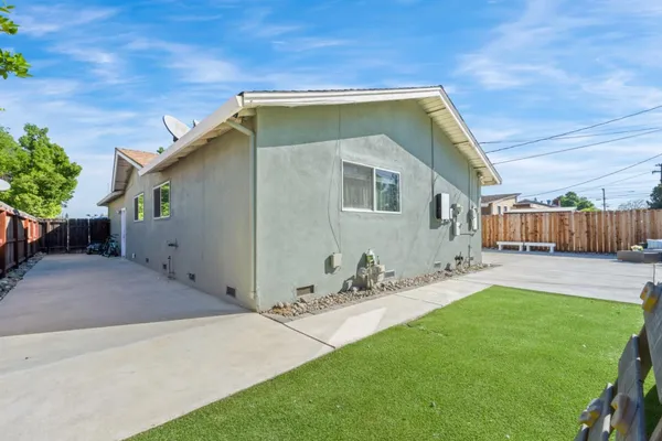 $411,999 | 816 Bowen Avenue, Modesto, CA 95350