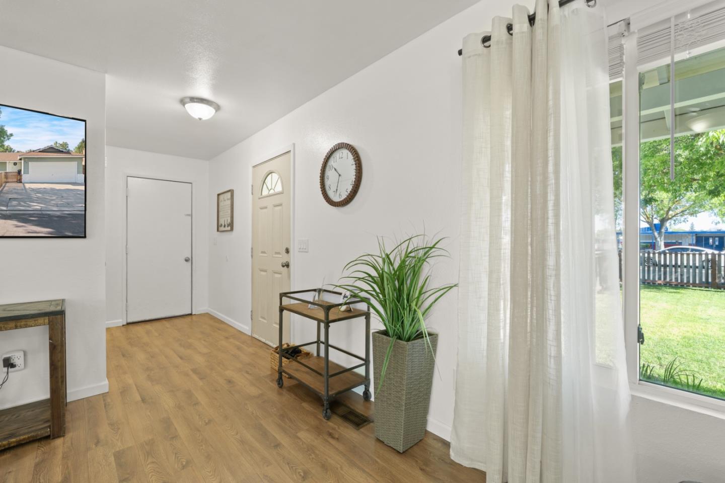 816 Bowen Avenue Modesto, CA 95350 - Photo 6 of 33