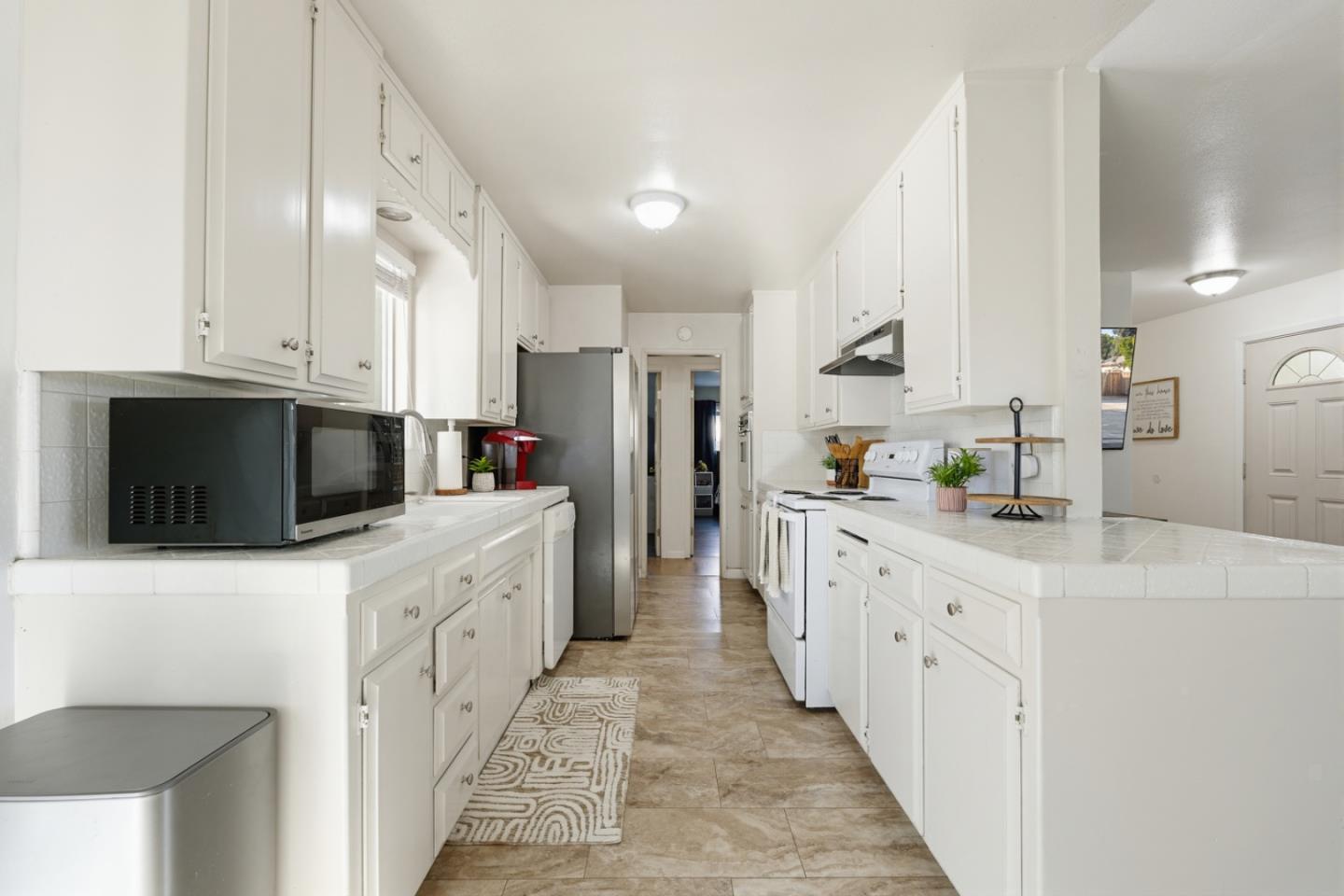 816 Bowen Avenue Modesto, CA 95350 - Photo 10 of 33