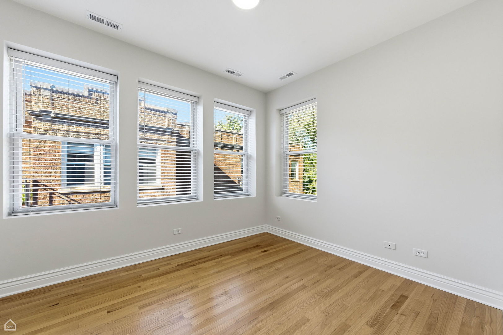 1443 West Victoria Street, Unit 3E Chicago, IL 60660 - Photo 9 of 14