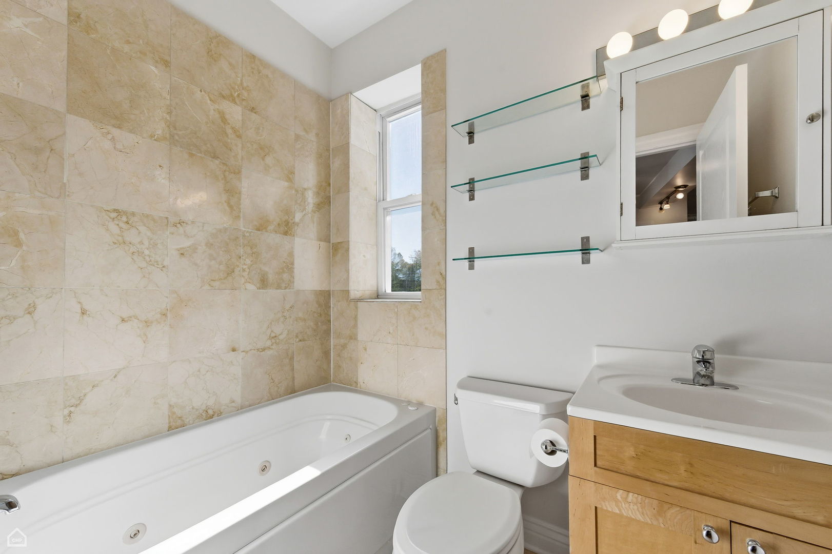 1443 West Victoria Street, Unit 3E Chicago, IL 60660 - Photo 10 of 14