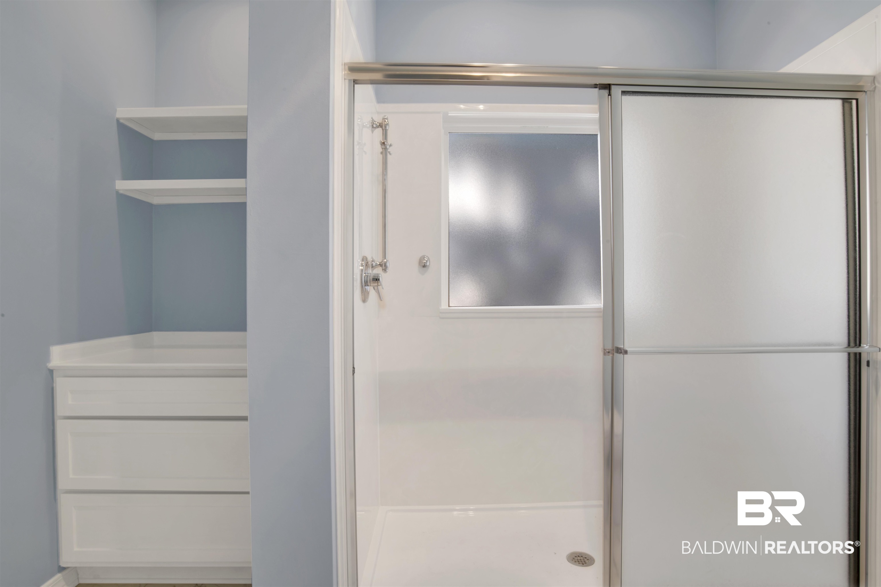 125 Woodruff Court Mobile, AL 36608 - Photo 18 of 27 Primary Bathroom with walk in shower