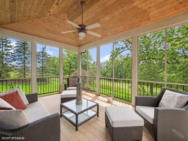 $899,999 | 572 Trevino Drive, Unit 5414, Geneva, WI 53147