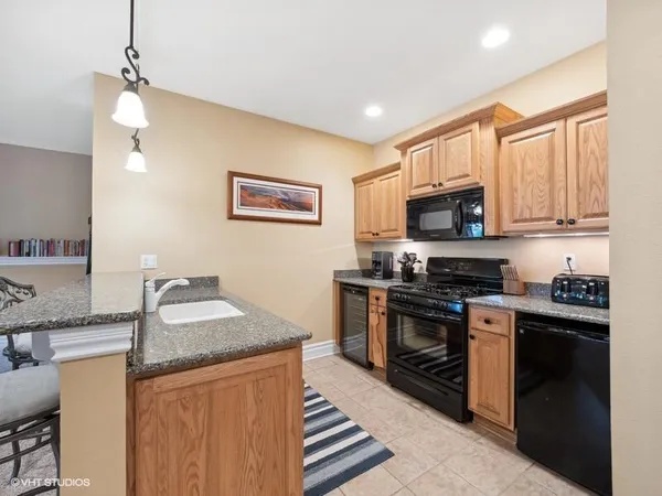$899,999 | 572 Trevino Drive, Unit 5414, Geneva, WI 53147