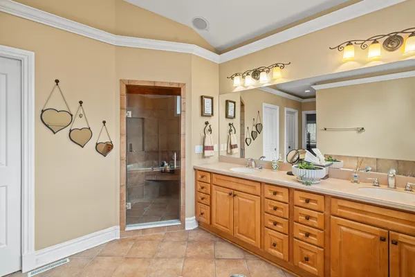 $899,999 | 572 Trevino Drive, Unit 5414, Geneva, WI 53147