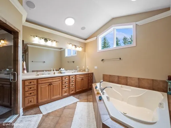 $899,999 | 572 Trevino Drive, Unit 5414, Geneva, WI 53147