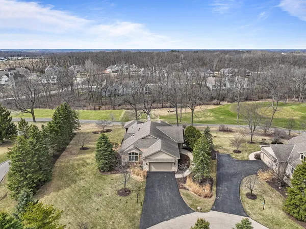 $899,999 | 572 Trevino Drive, Unit 5414, Geneva, WI 53147