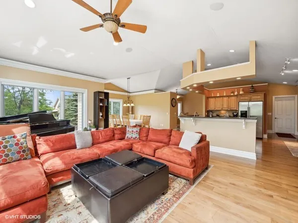 $899,999 | 572 Trevino Drive, Unit 5414, Geneva, WI 53147