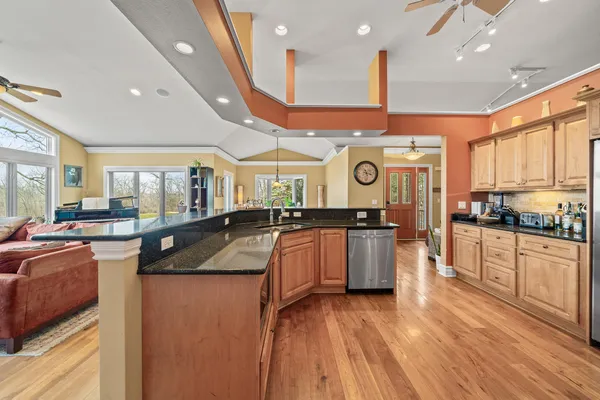 $899,999 | 572 Trevino Drive, Unit 5414, Geneva, WI 53147