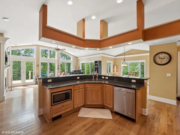 $899,999 | 572 Trevino Drive, Unit 5414, Geneva, WI 53147