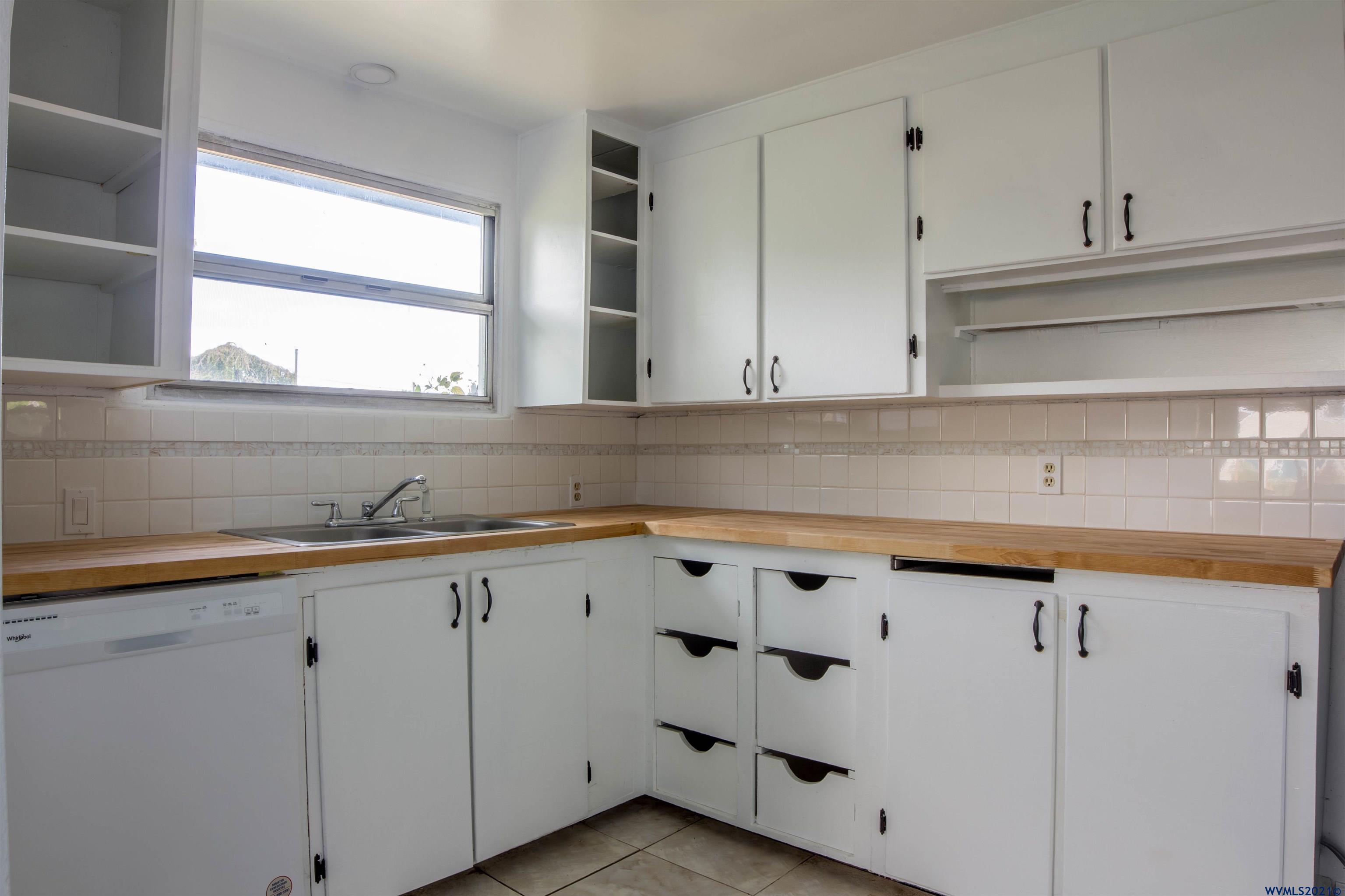 1410 Southwest Maple Street Albany, OR 97321 - Photo 5 of 9 Gallery Image 5