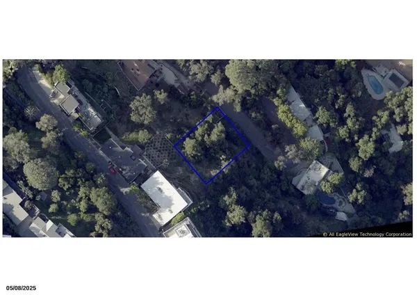 a view of an outdoor space