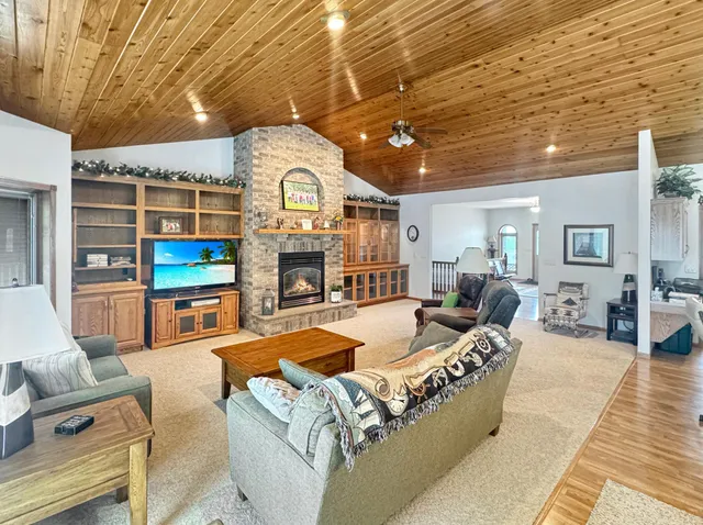 $1,200,000 | 16 Pheasant Drive, Slayton, MN 56172