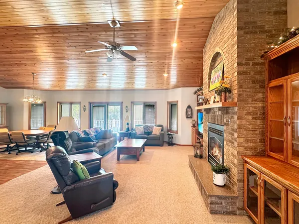 $1,200,000 | 16 Pheasant Drive, Slayton, MN 56172