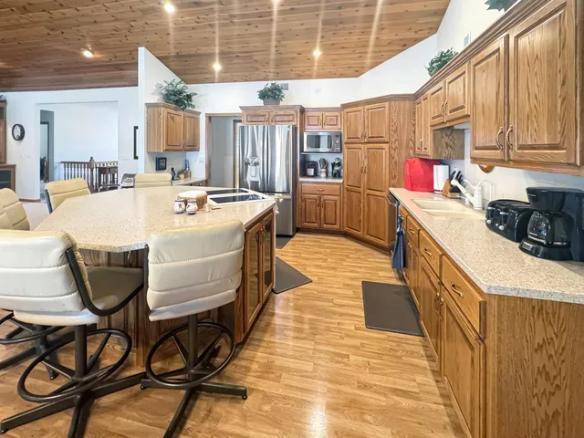 $1,200,000 | 16 Pheasant Drive, Slayton, MN 56172