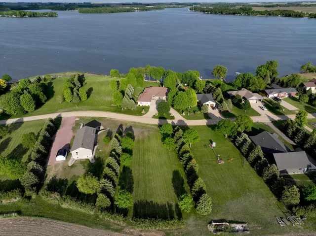 $1,200,000 | 16 Pheasant Drive, Slayton, MN 56172