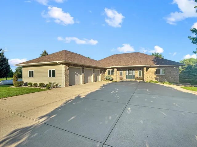 $1,200,000 | 16 Pheasant Drive, Slayton, MN 56172