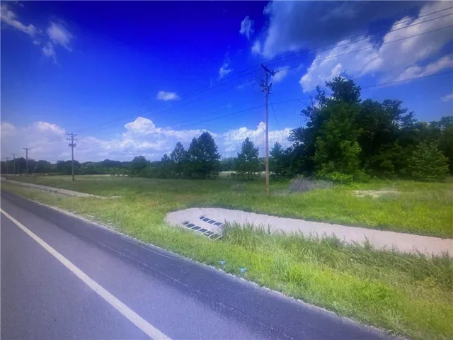 $579,000 | 4445 East 7th Street, Joplin, MO 64801