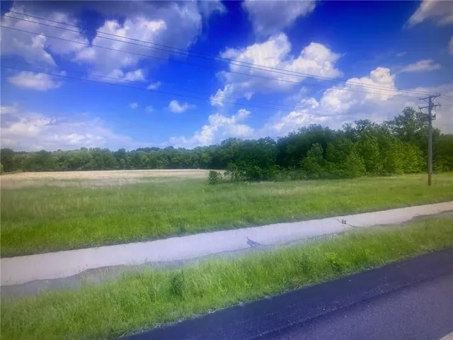 $579,000 | 4445 East 7th Street, Joplin, MO 64801