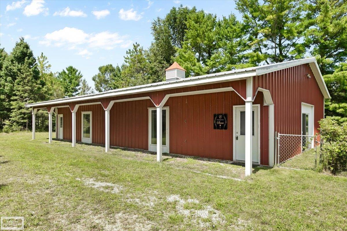 7470 Lakeshore Road Palms, MI 48465 - Photo 44 of 49 50152190-39b5576c-9f6f-4018-93bd-fd565cfcd051.JPG